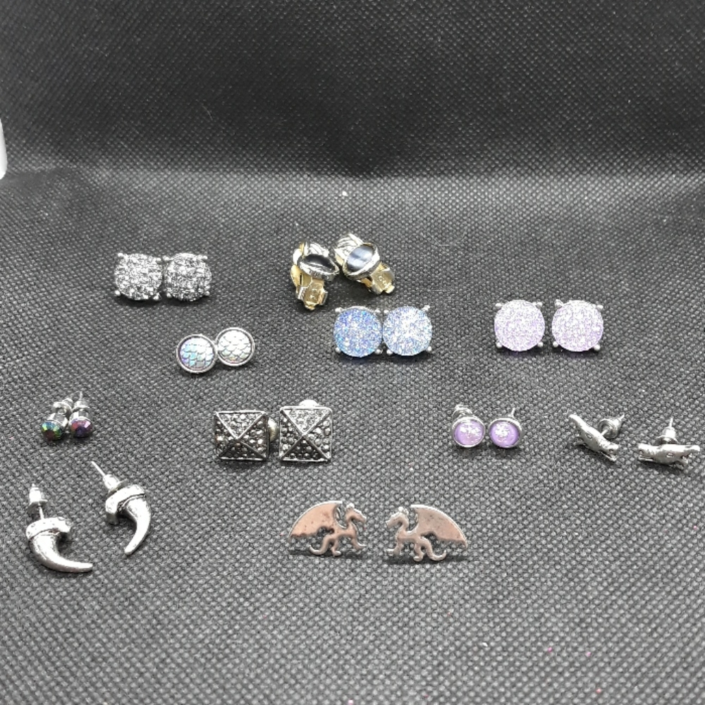 Lot of 11 pairs of earrings